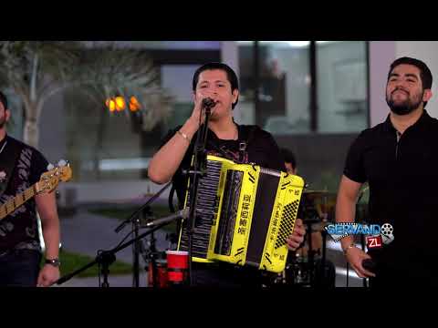 Los Nuevos Ilegales Ft. Grupo Clasificado - El Neh (En Vivo 2021)