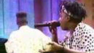 De La Soul - Me, Myself, and I (live Arsenio Hall show 1989)