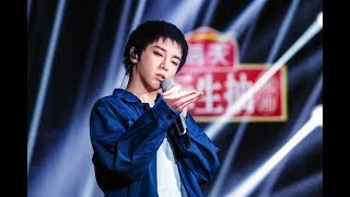 [GREEK/ENG SUB]-【Jackdaw Boy】-Hua Chenyu 华晨宇 《寒鸦少年》【SINGER 2020】 1st EPISODE  07-02-2020