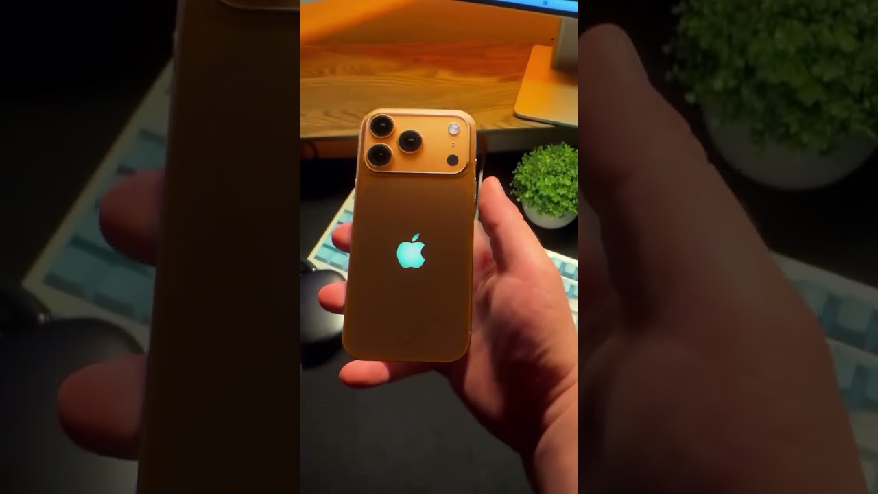 iPhone 17 pro max changing colours with apple logo new feature #iphone17promax #iphone #iphonexr