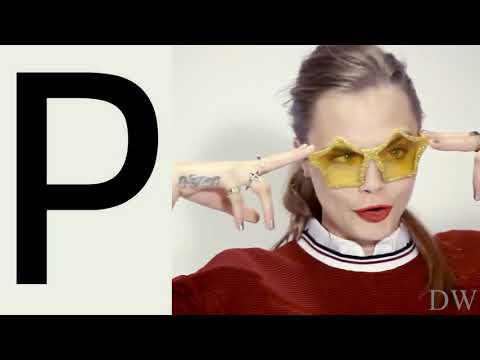 Cara Delevingne - 🐒