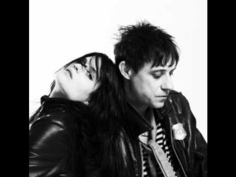 The Kills - You Don't Love Me (No No No) / Steppin Razor