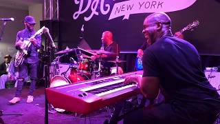 One Of The FATTEST Grooves I've ever heard LIVE (MUST WATCH) EDDIE BROWN / ERIC WALLS & Comp