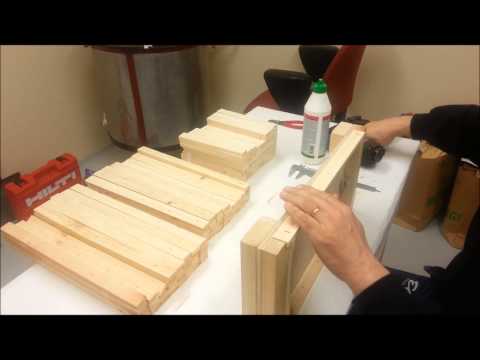 Spika ihop ram till bikupor/ How to nail a frame to the beehive