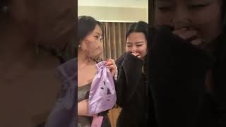 生着替え配信　胸元ゆるめ