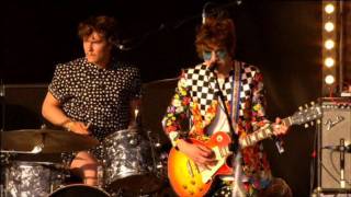MGMT - Time to Pretend live @ Glastonbury 2010 HD High Quality
