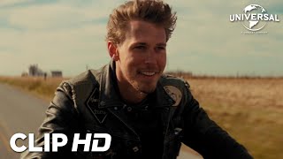 Clip - Benny se libra de una persecución policial