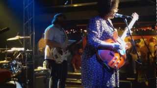 Alabama Shakes - Goin&#39; To The Party live