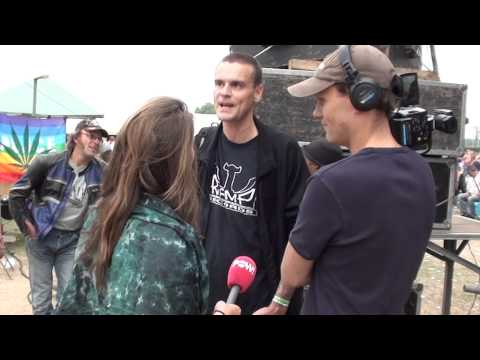 Def P verzoekt Pownews vriendelijk op te tyfen, met succes. FAIL!