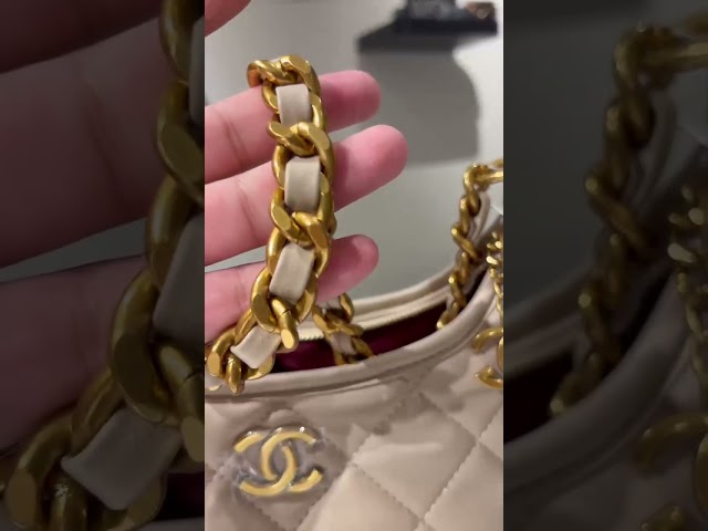 شنطة - جلد أحمر غامق مصقول مقاس26