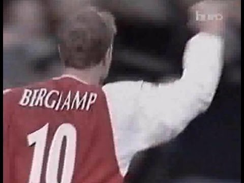 Arsenal v Middlesbrough 2003-04 Cup R4 BERGKAMP BENTLEY GOAL