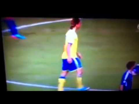 Zlatan struggles to behave (vs Faroe Islands)