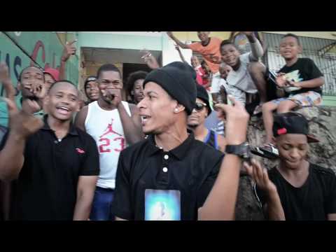 La calcoma Humilde - La dema video oficial