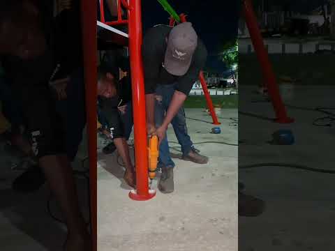 EN EL PASEO LIBERTADOR DE LA CARPIERA SE INSTALA PARQUE INFANTIL