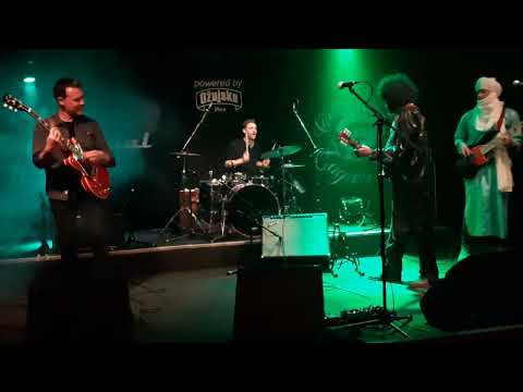 Tamikrest 16.4.2023.Vintage industrial bar