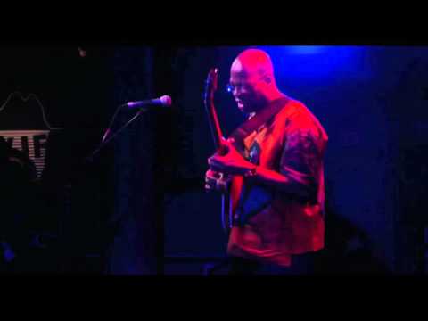 Lionel Loueke Trio - Aziza Dance (Live In NYC)