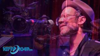 Acoustic 107 Session | Nathaniel Rateliff &amp; The Night Sweats - &quot;Wasting Time&quot; | 8-29-16