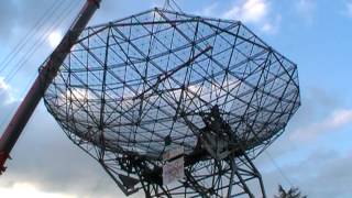 preview picture of video 'Monumentale telescoop van haar voetstuk gelicht'