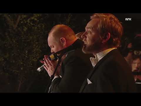 Radioresepsjonen Synger PostkasseJingle 2 med KORK på Rockefeller