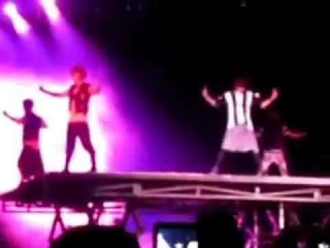 2012.09.22 SMTOWNJKT - SHINee "Lucifer" with Luhan (part 1)