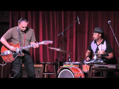 Jimmie Vaughan and Brannen Temple Perform Six String Down at the Cactus Cafe