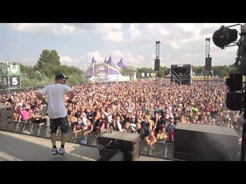 In-Phase @ Laundry Day 2011 Dirty Workz Freakshow Aftermovie