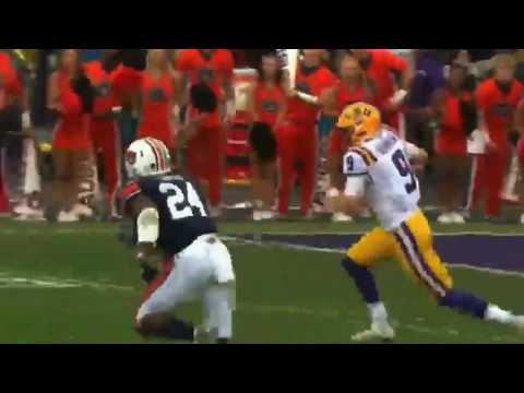 Joe Burrow Takes Huge Hit Vs. Auburn 2019