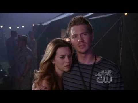 One Tree Hill 6x10 Lucas and Peyton "Other books, other movies"