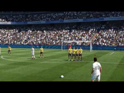 FIFA 17 Gameplay Features | Set Piece Rewrite | James Rodríguez | PS4