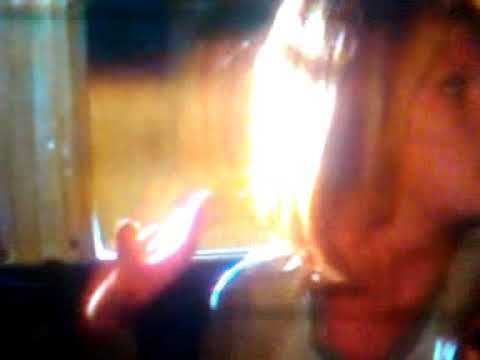 Jeepers Creepers 2:Muestra Doblaje- Ataca al Bus 226|Dulce María Romay como Betty Borman