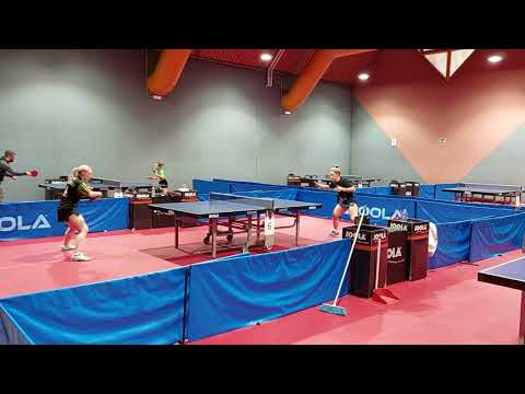 Tennistavolo: Evelyn e Debora Vivarelli si allenano n