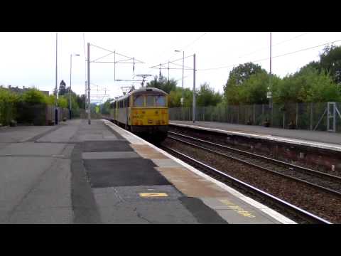 86627 & 86632 at Coatbridge Central Station. 14/08/15