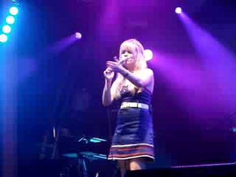 Duffy - Hanging On Too Long (Live at Somerset House)