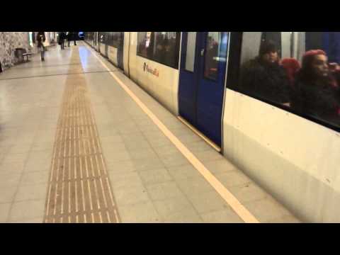 Going into RET RandstadRail RSG3 5517 + 5522 @ Subway Station Wilhelminaplein