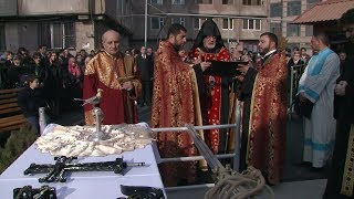 Օծվեցին Սրբոց Առաքելոց նորակառույց եկեղեցու խաչերը, զանգերը, մկրտության ավազանն ու սրբապատկերները