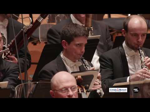 Alexandre Bloch conducts Mahler Symphony No. 1 "Titan" Thumbnail