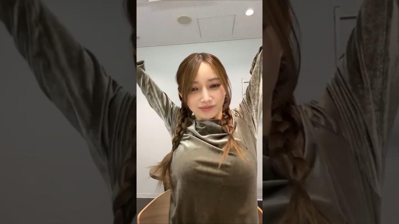 ( 後藤真希 )インスタライブ開始数秒でセクシーを見せつける