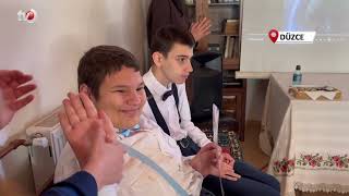 Otizmli İki Gencin İlk Kişisel Resim Sergisi Renklerle Konuşuyoruz