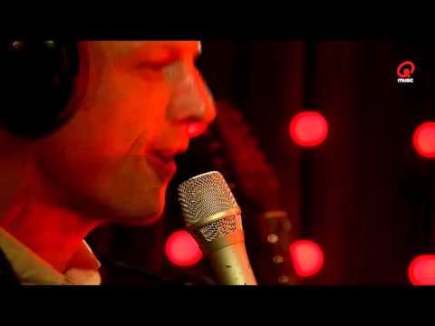 The BSMNT: Bent Van Looy - My Escape (live bij Q)