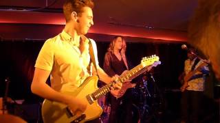 Laurence Jones (feat. Samantha Fish) - My Eyes Keep Me In Trouble @ Greens Club - Köln - 2015.11.03