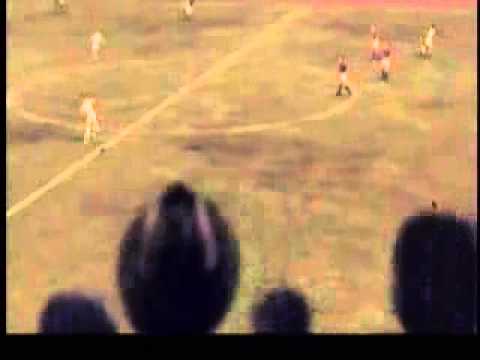 O gol mais bonito de Pelé   Juventus 2 x 4 Santos