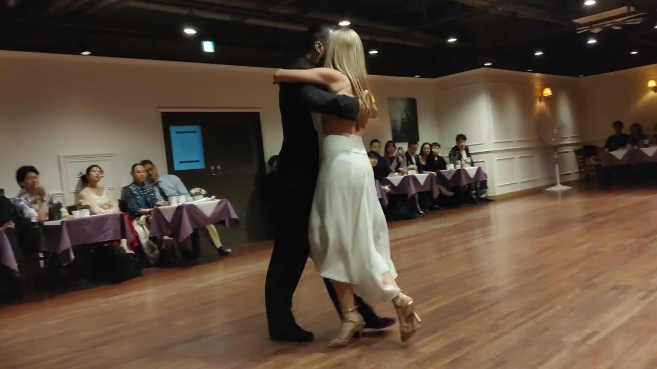 Carolina Bonaventura & Leandro Gomez