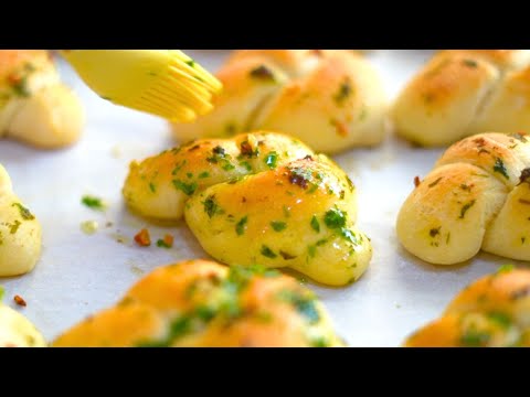 Extra Soft Garlic Knots Recipe from scratch! The Easiest Garlic Knots You’ll Ever Make.