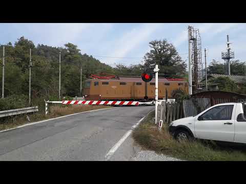 Passaggio a livello Ovada (AL) treno storico - Level crossing Ovada historic train