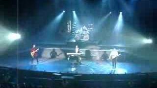 E&#39; LA PIOGGIA CHE VA  - POOH LIVE A ROMA