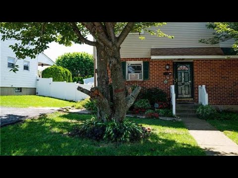 621 South 14th, Catasauqua, PA Presented by Jamie Achberger.