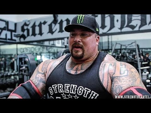 BIG BOY BENCH PRESSES 585 RAW!