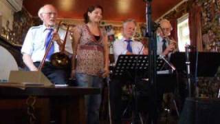 AliceBeavan with the Old Comrades play Careless Love