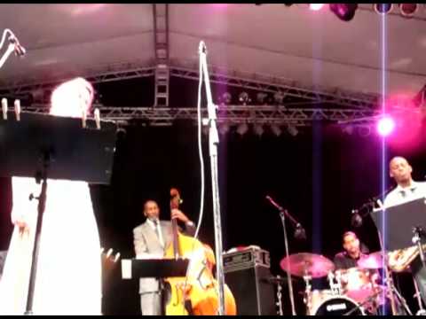 Madeleine Peyroux and The Lady Day All-Star Band live @ Tudo é Jazz 2009
