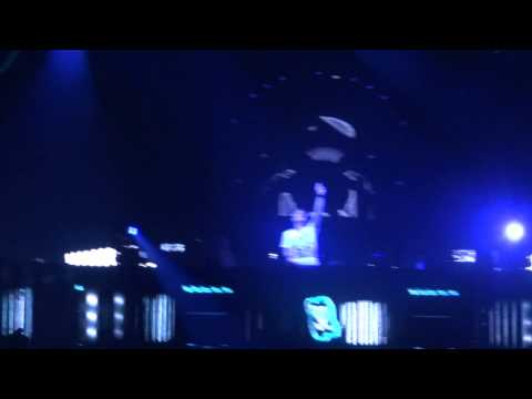 Armin van Buuren playing Armin van Buuren - Ping Pong (Simon Patterson Remix) @ ASOT 650 UTRECHT